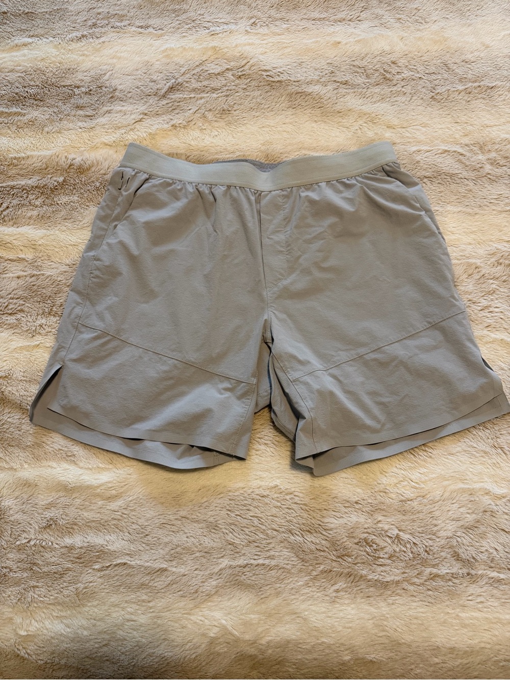 Ten Thousand Men's Rep/Output Shorts in Light Gray